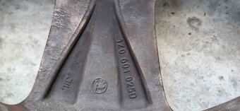 220/45 R17 letné - 5