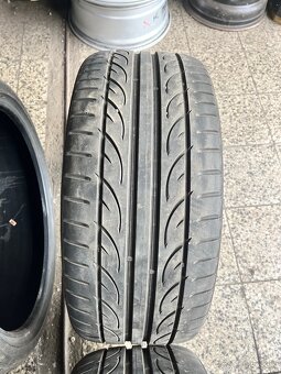 225/35 R19 - 5