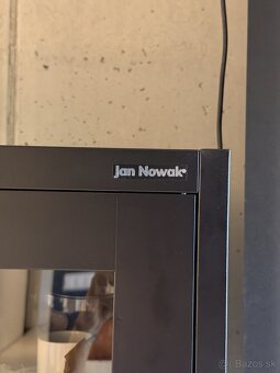 Plechová uzamykacia vitrina - 5