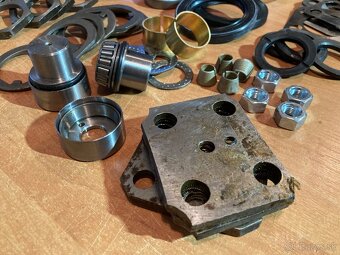 Uaz, Gaz ochranné manžety na nápravu predám - 5