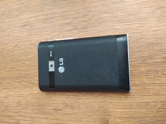 Mobilný telefón LG - 5