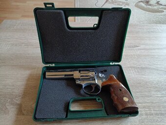 Predám revolver Bohemia Holek model 241 - 5