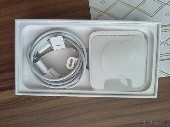 iPhone SE 2022, 128 GB - 5