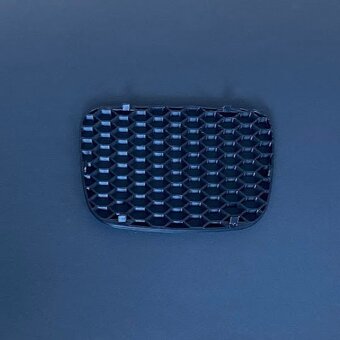 Seat Leon MK1 Topsport stredná dolná mriežka nárazníku - 5