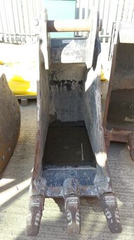 JCB 220X 2021 LC 4F - 3590mth - TOP stav - 5