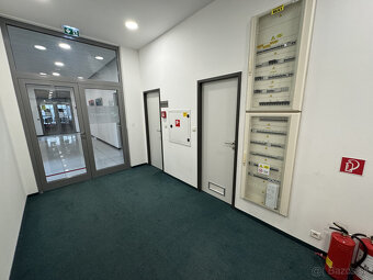 Prenájom kancelárskeho priestoru 225 m² na ulici Galvaniho v - 5