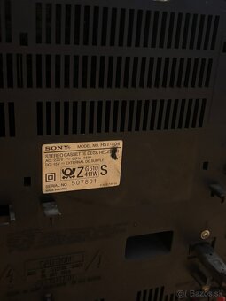 Kazetový magnetofón s dvoma reproduktormi - 5