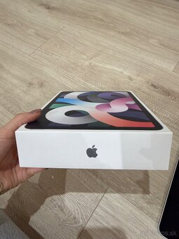 Apple iPad Air 4 (2020) - 5