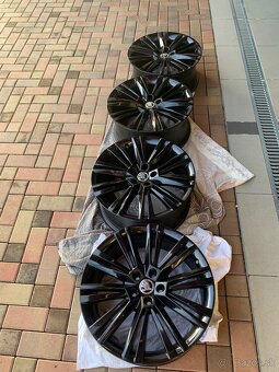 Originál ALU ŠKODA SUPERB 3 CANOPUS BLACK - 5