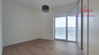NA PRENÁJOM: 2 izb. byt, 2x balkón, parking, Ulica Svornosti - 5