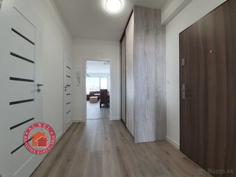 Krásny 2 izbový BYT V SENCI - CENTRUM NA NÁMESTÍ - 5