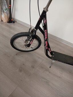 Kolobežka s nafukovacími kolesami pre dospelých a väčšie det - 5