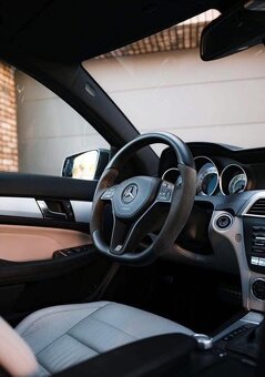 Mercedes Benz C350 - 5