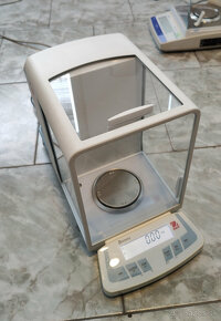 mikro váha DISCOVERY DV215CD - 5