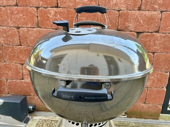 Predám gril Weber Master-Touch so zliatinovou panvicou Weber - 5