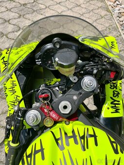 yamaha r1 big bang - 5
