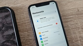 Apple iPhone XR 128GB - 5
