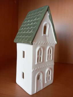 Keramický Led domček vysoký 22x10,5x8 cm - 5