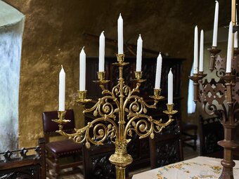 Párové neogotické mosadzné svietniky z 19. storočia - výška - 5