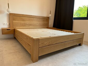 Dubová posteľ z masívu - úložný priestor, nočné stolíky - 5