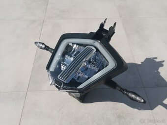 KTM 890 Adventure R predne svetlo - 5