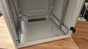 Triton 19" závesný rack 12U/600mm RBA, sivý - 5