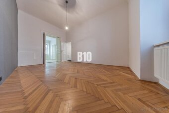 4i (93,5m2) byt v histrorickom centre Bratislavy - Tallerova - 5