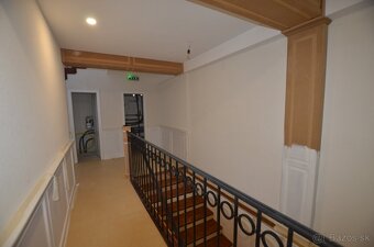 Novostavba polyfunkčného objektu v srdci Levíc - 5