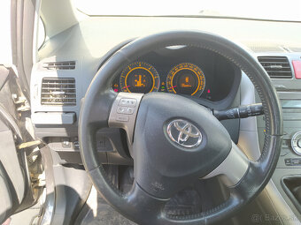 Toyota Auris 2.0D - 4D - 5