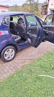 Kia Venga - 5