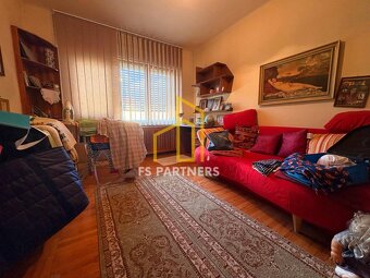 Priestranný zariadený rodinný dom s veľkým pozemkom – Zlatná - 5