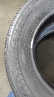 Bridgestone 235/65r17 letné - 5