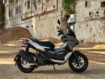 Predam Aprilia SR GT 125 model 2024 - 5