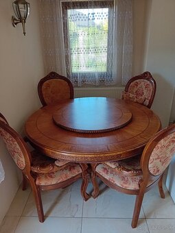 Masívny jedálenský stôl - 5