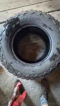 285/70 R17 BF Goodrich - 5