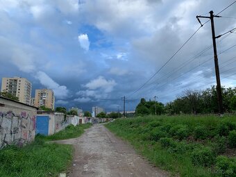 Garáž na Juhu blízko Auparku 5 min. pešo - 5