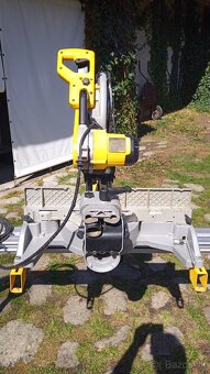 pokosová píla DEWALT DW718 - QS a stôl DE7023 - 5