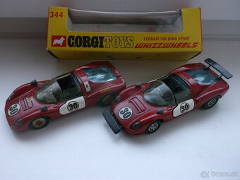 3xJAGUAR E a 2xFERRARI DINO od CORGI TOYS v 1:43 - 5