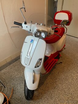 Predám skúter Vespa S50 2T prvý majiteľ - 5