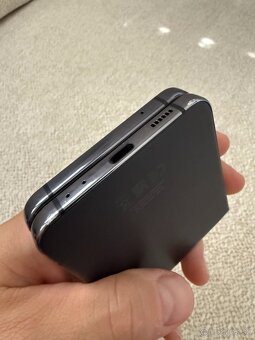 Sasmung Galaxy Flip 4 - 5