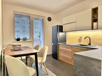 Na prenájom zariadený 3 izbový byt Prievidza, 72 m², Ul. Urb - 5