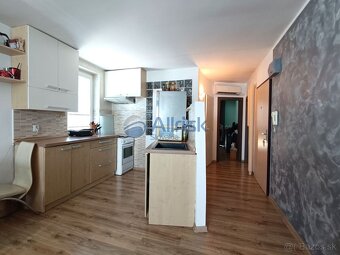 Komfortný 4.izbový byt v samom centre mesta Sereď - 5