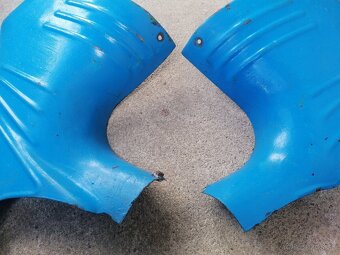 Predám podsedlové plechy na Jawa 550 - 5