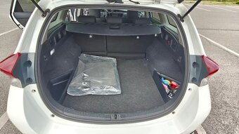 Toyota Auris Touring Sports 1.6 l , benzin - 5