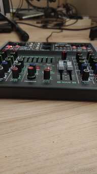 Mixpult s efektami - 5