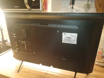 Predám Smart tv Samsung UE32F4500AW - 5