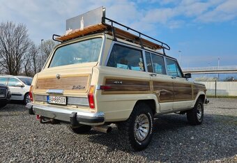 Jeep Wagoneer SJ V8 5.9 - 5