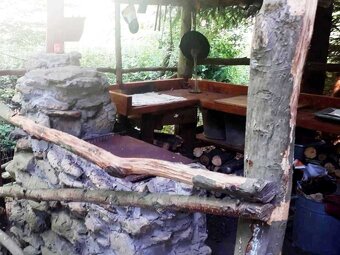 MiMORIADNA AKCIA -Cinobaňa -SAMOTA pod lesom pri potoku - 5