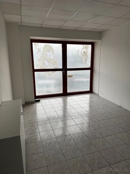 Prenájom showroomu - 114 m2, výborná lokalita pri VOLVE - 5
