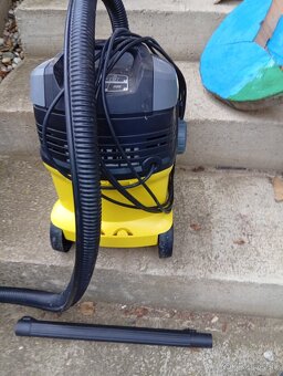 Predám tento Kärcher SE 5.100.vysavač a tepovač - 5